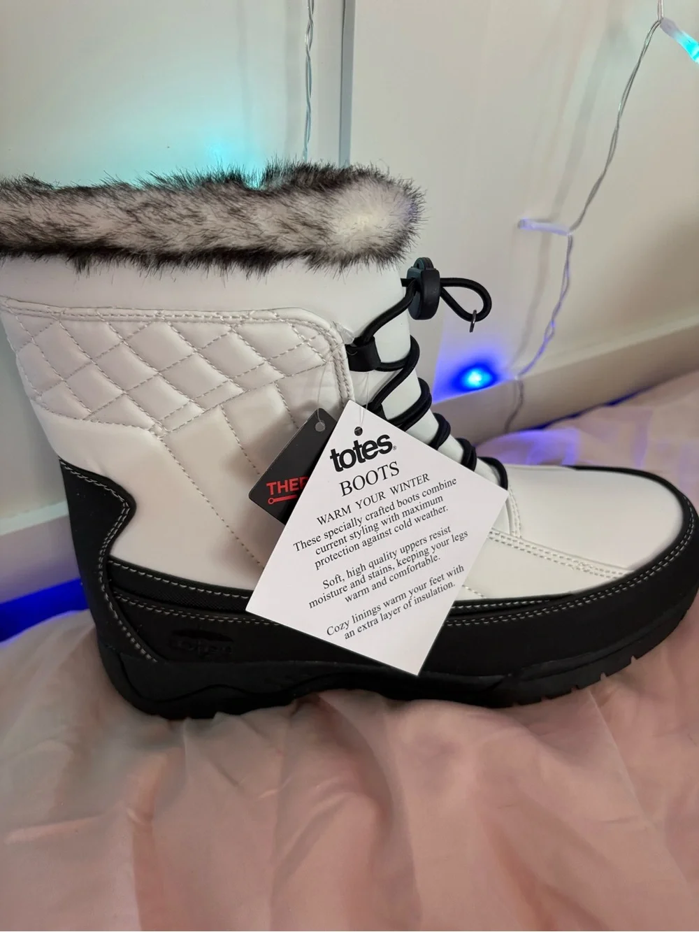 totes Black and White Insulated Snow Boot with Faux-Fur Collar